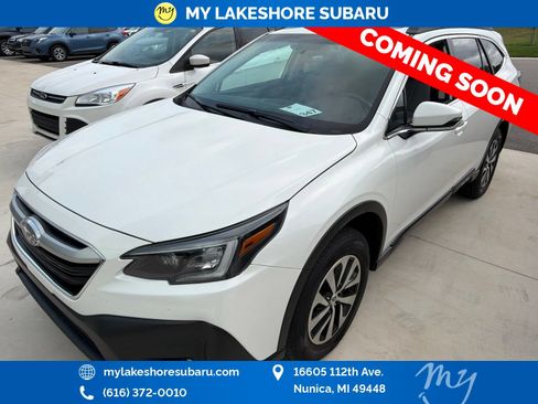 Used 2022 Subaru Outback Premium AWD/4WD image 3