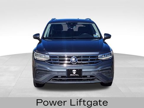 Used 2022 Volkswagen Tiguan SE image 3