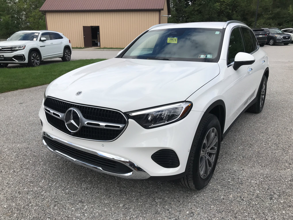 Used 2024 Mercedes-Benz GLC 300 4MATIC image 4