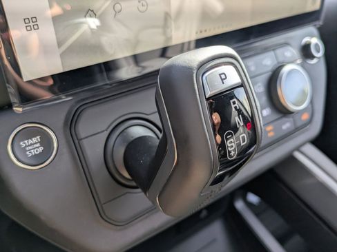 New 2026 Land Rover Defender 130 X-Dynamic SE image 17