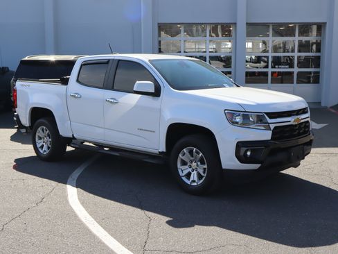 Used 2022 Chevrolet Colorado LT w/ Safety Package image 2