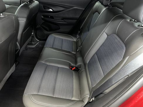 Used 2024 Buick Envista Preferred w/ Convenience I Package image 18