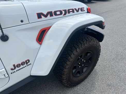 Used 2022 Jeep Gladiator Mojave w/ Cold Weather Group AWD/4WD image 34