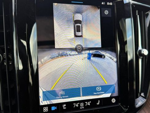 Certified 2024 Volvo XC60 B5 Plus w/ Protection Package Premier image 21