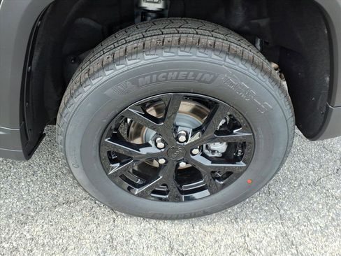 New 2025 Jeep Grand Cherokee Altitude image 7