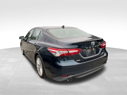 Used 2018 Toyota Camry XLE w/ Audio Package image 5