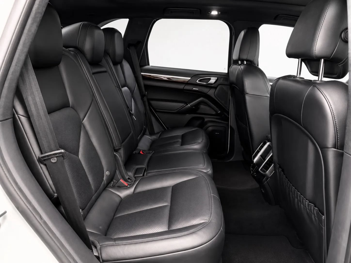 Used 2018 Porsche Cayenne S AWD/4WD image 21