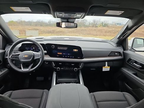 New 2026 Chevrolet Suburban LS RWD image 20