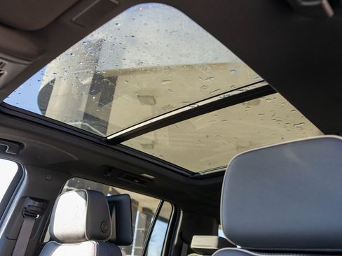 New 2026 GMC Yukon XL Elevation w/ Elevation Premium Package image 12