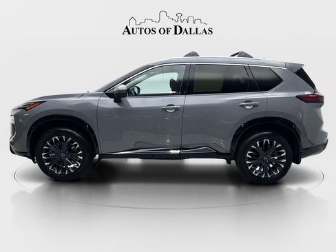 Used 2025 Nissan Rogue Platinum w/ Tech Package image 5