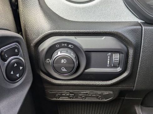 Used 2024 Jeep Gladiator Sport AWD/4WD image 25