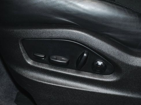 Used 2022 Porsche Cayenne Platinum Edition image 53