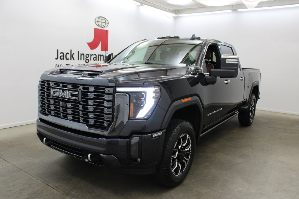 Used 2024 GMC Sierra 2500 Denali Ultimate AWD/4WD image 2