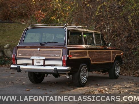 Used 1991 Jeep Grand Wagoneer Base image 77