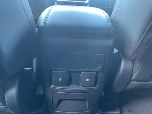 Used 2023 Ford Explorer XLT image 16