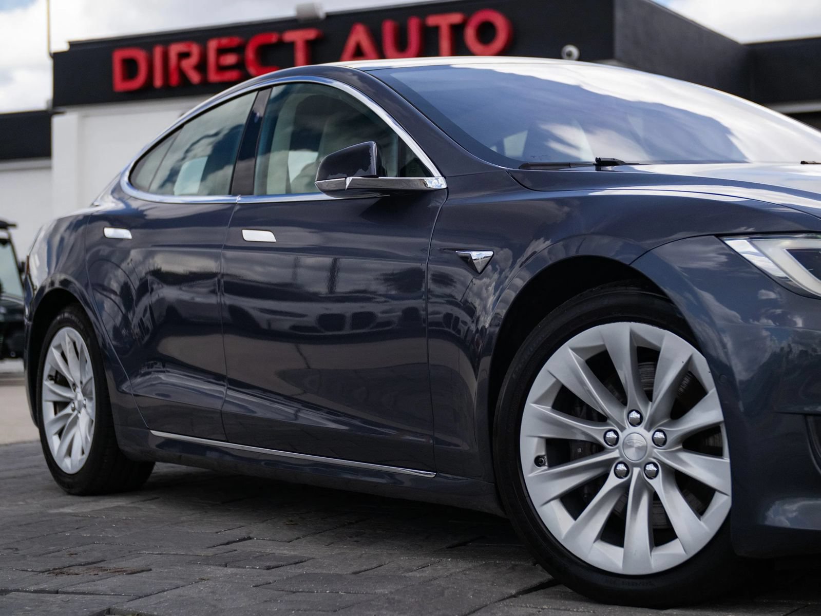 Used 2018 Tesla Model S 75D AWD/4WD image 2