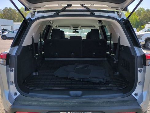 Used 2025 Nissan Pathfinder S FWD image 23