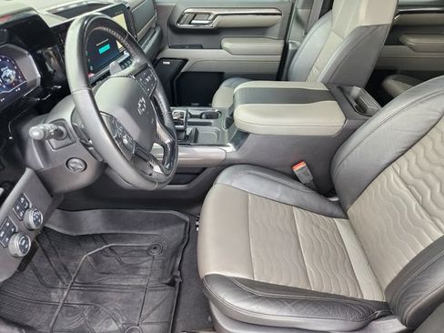 Used 2024 Chevrolet Silverado 1500 ZR2 w/ Technology Package AWD/4WD image 10