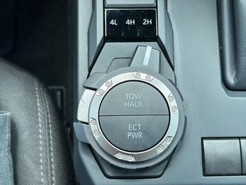 Certified 2025 Toyota Tacoma SR5 AWD/4WD image 29
