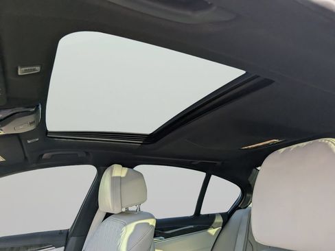 Used 2018 BMW 540i RWD image 19