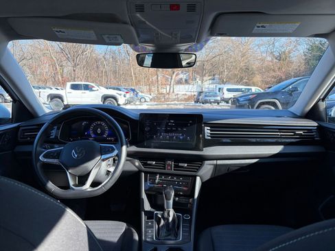 Used 2025 Volkswagen Jetta S image 31