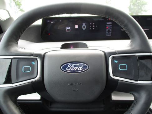 Used 2025 Ford Expedition Max Active AWD/4WD image 18