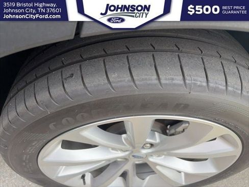 Used 2023 Ford Explorer Platinum w/ Technology Package AWD/4WD image 18