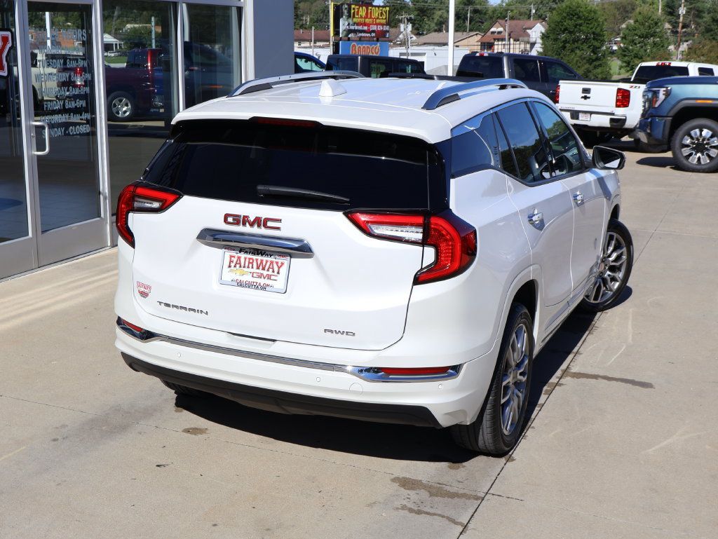 Used 2024 GMC Terrain Denali w/ Denali Premium Package AWD/4WD image 41