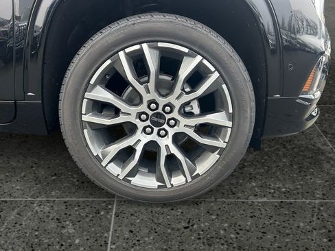 New 2026 GMC Acadia Denali Ultimate image 9