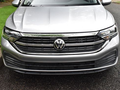 Used 2024 Volkswagen Jetta SE FWD image 33
