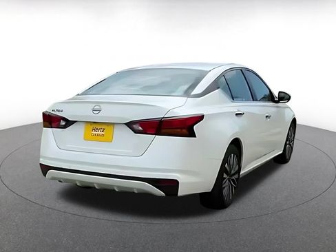 Used 2025 Nissan Altima 2.5 SV FWD image 12
