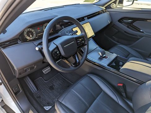 Used 2024 Land Rover Range Rover Evoque Dynamic SE AWD/4WD image 13