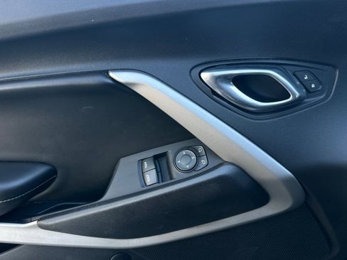 Used 2018 Chevrolet Camaro SS image 10