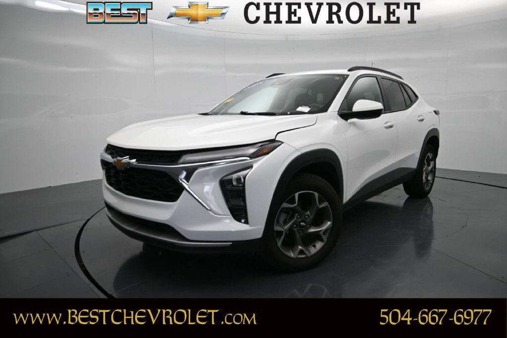 Used 2025 Chevrolet Trax LT FWD image 1
