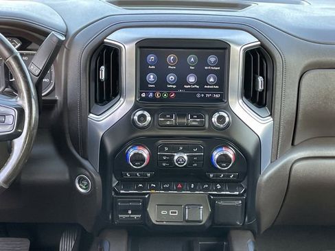 Used 2022 GMC Sierra 1500 SLT AWD/4WD image 16
