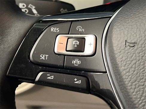 Used 2019 Volkswagen Atlas SE w/ Towing Package image 22