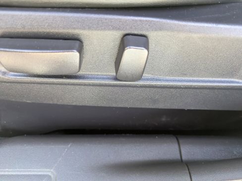 Used 2019 Mitsubishi Outlander SEL image 17