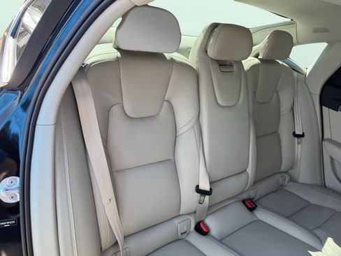 Used 2024 Volvo S90 T8 Ultimate w/ Lounge Package image 42