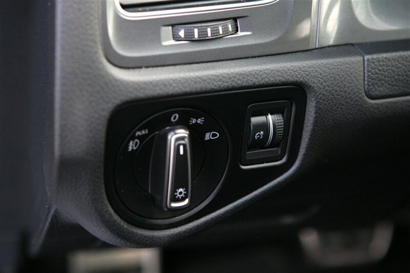 Used 2017 Volkswagen Golf Alltrack S AWD/4WD image 11