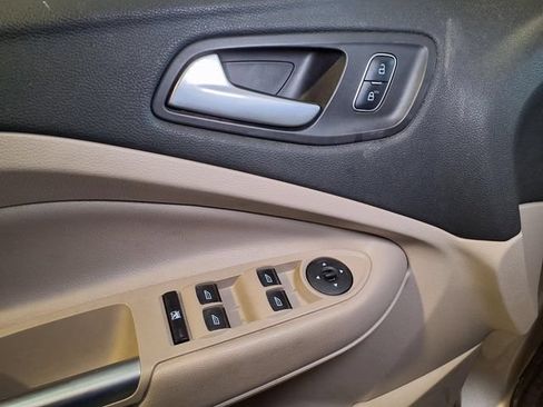 Used 2017 Ford Escape SE FWD image 19