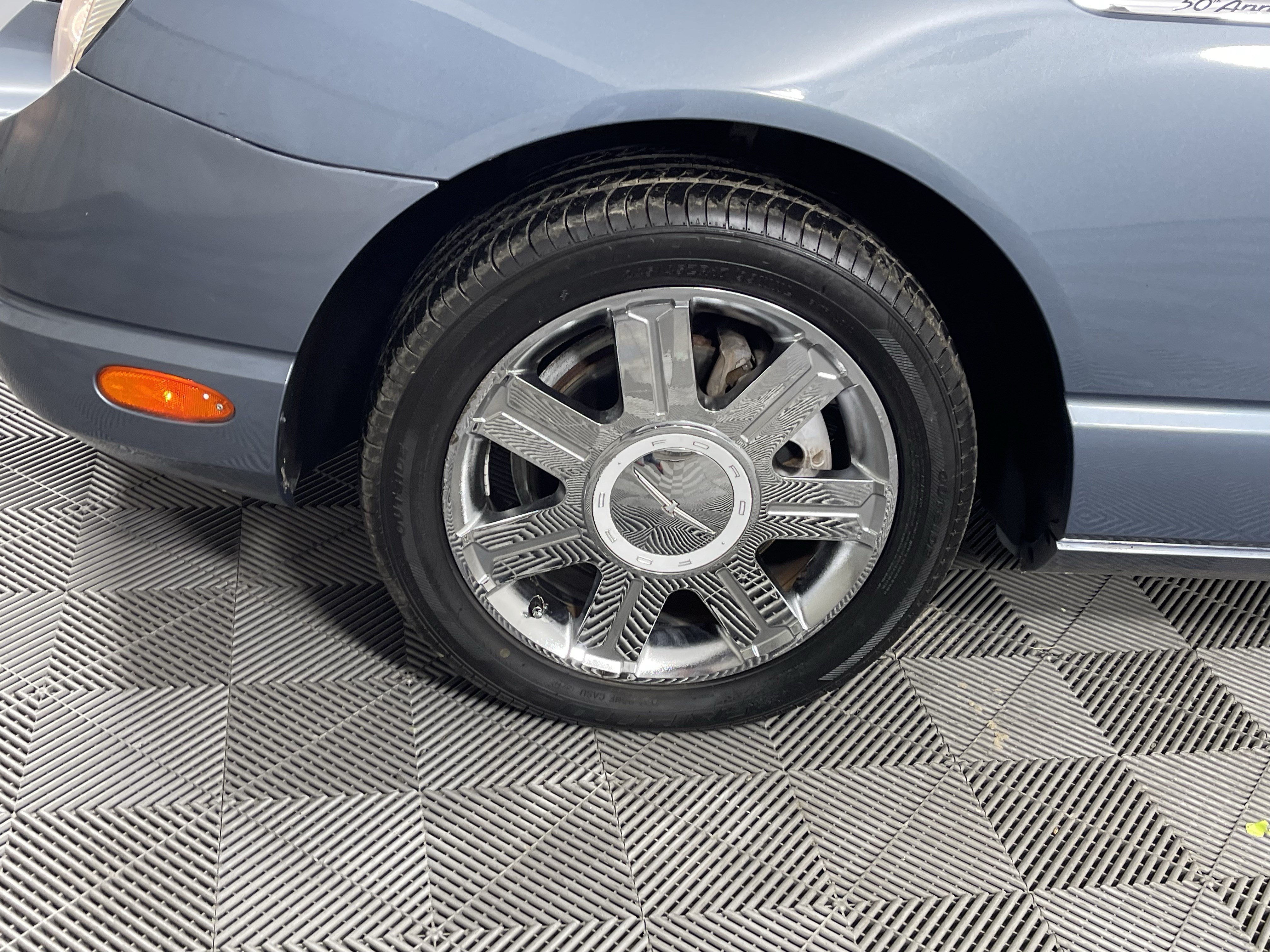 Used 2005 Ford Thunderbird RWD image 9