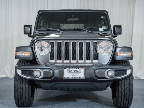 Used 2018 Jeep Wrangler Unlimited Sahara image 2