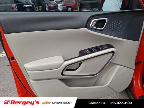 Used 2023 Kia Soul EX image 15