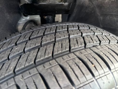 Used 2025 Chevrolet Equinox LT FWD image 30
