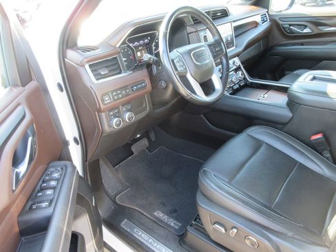 Certified 2021 GMC Yukon Denali w/ Denali Premium Package image 15