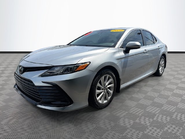Used 2024 Toyota Camry LE FWD image 3