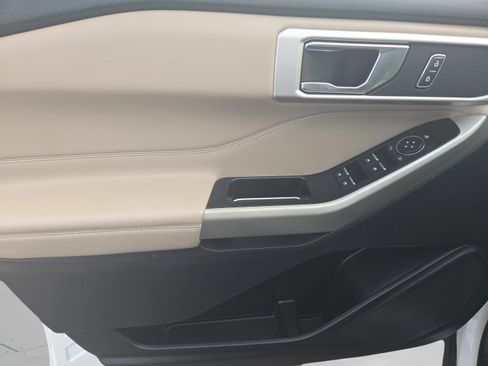 Used 2020 Ford Explorer XLT w/ Equipment Group 202A image 13