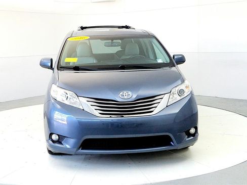 Used 2016 Toyota Sienna XLE Premium w/ Protection Package image 8
