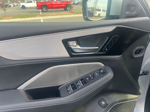 Used 2023 Acura MDX SH-AWD image 23