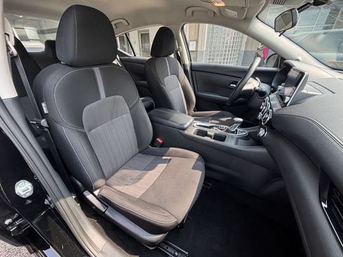 Used 2025 Nissan Sentra SV FWD image 35